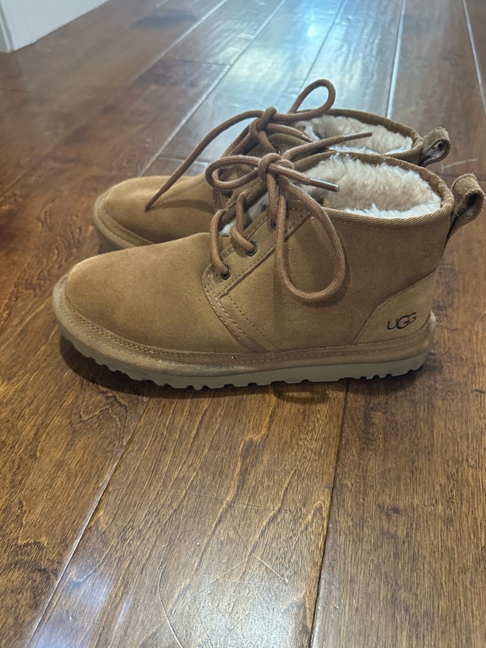 UGG Neumel Women’s lace up boots - Picture 2 of 12